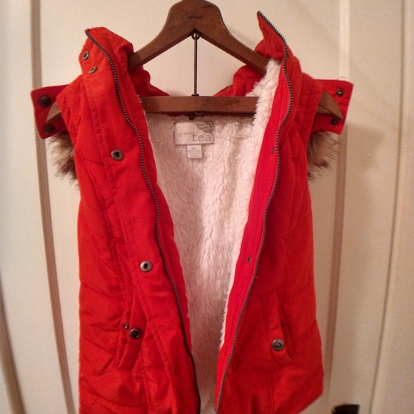 Green Tea Down Puffer Vest - Picture 8 of 9